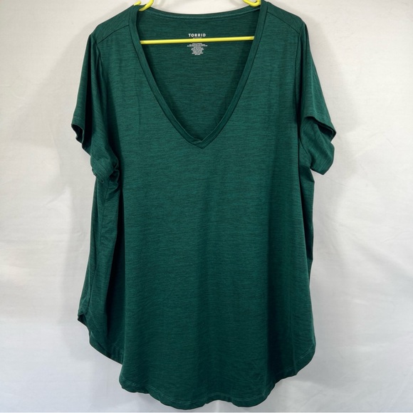 Torrid Green Short Sleeve Tee - Picture 1 of 11